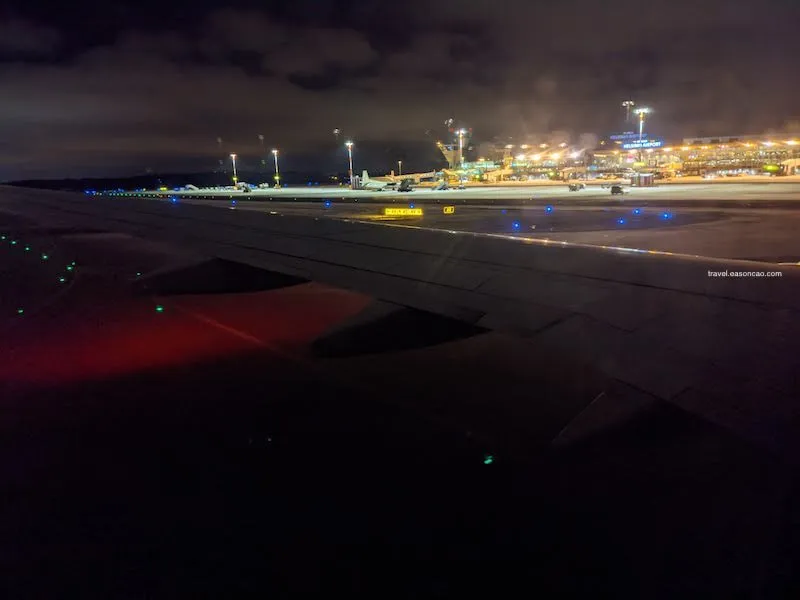 飛機降落在 Helsinkin 機場