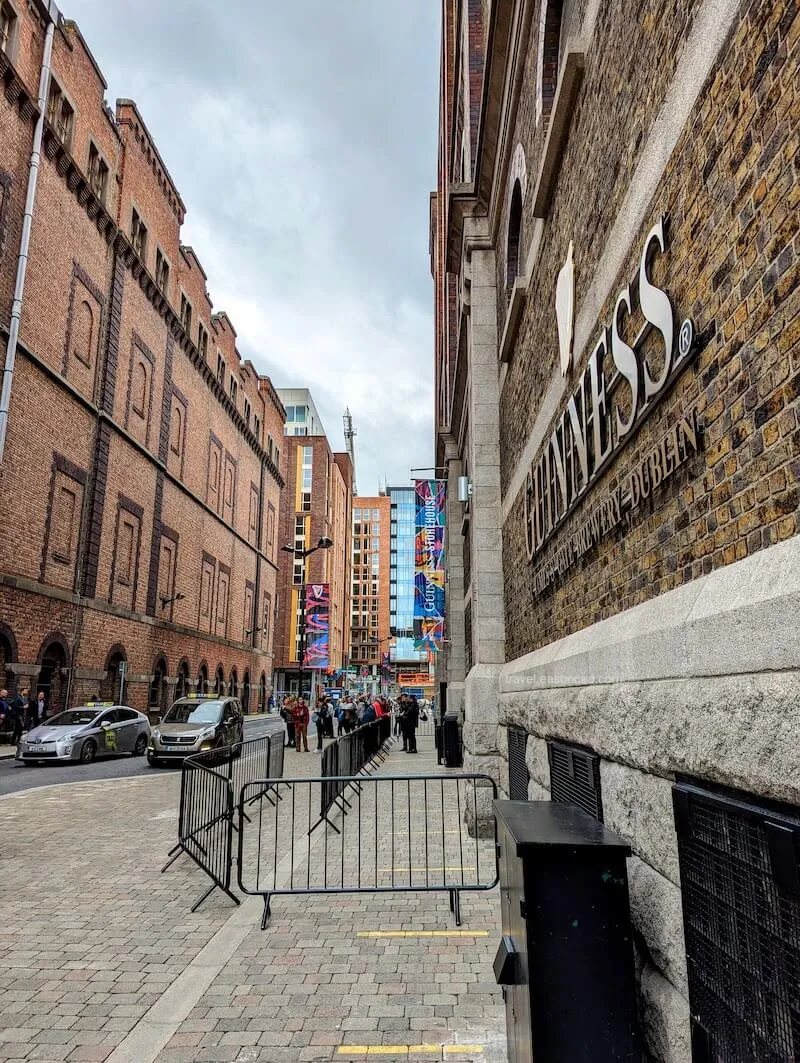 Guinness Storehouse 酒廠入口